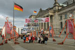 Die UN Millenniumstore vor dem Reichstag.