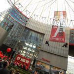 17.10.08 / Pressefoto: STAND UP AND TAKE ACTION im Berliner Sony Centner. Foto: Alexander Stein.