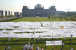 weißes Band vor dem Berliner Reichtstag weißes Band vor dem Berliner Reichtstag